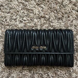 No Brand Black Quilted Women's Clutch